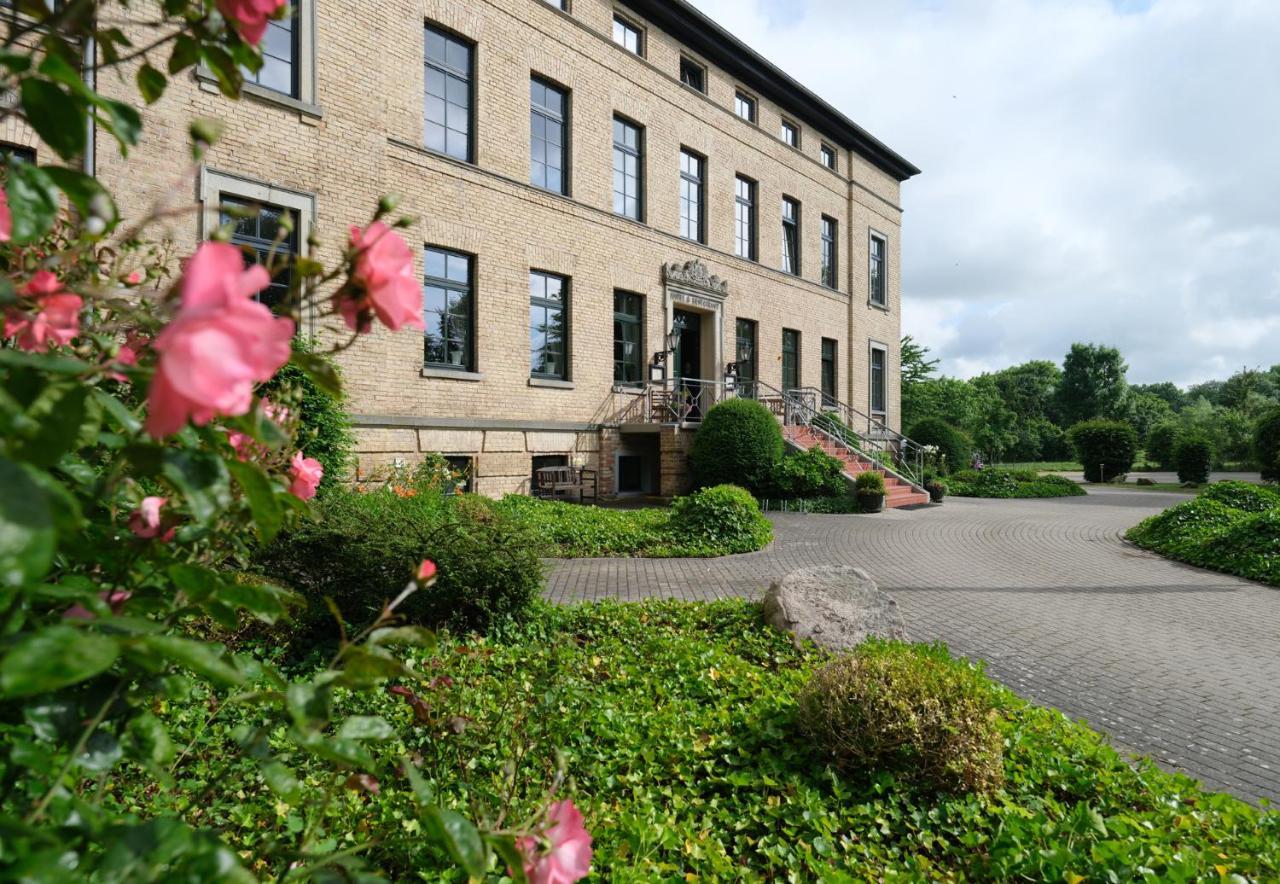 Gutshaus Redewisch Hotel & Restaurant Boltenhagen  Esterno foto