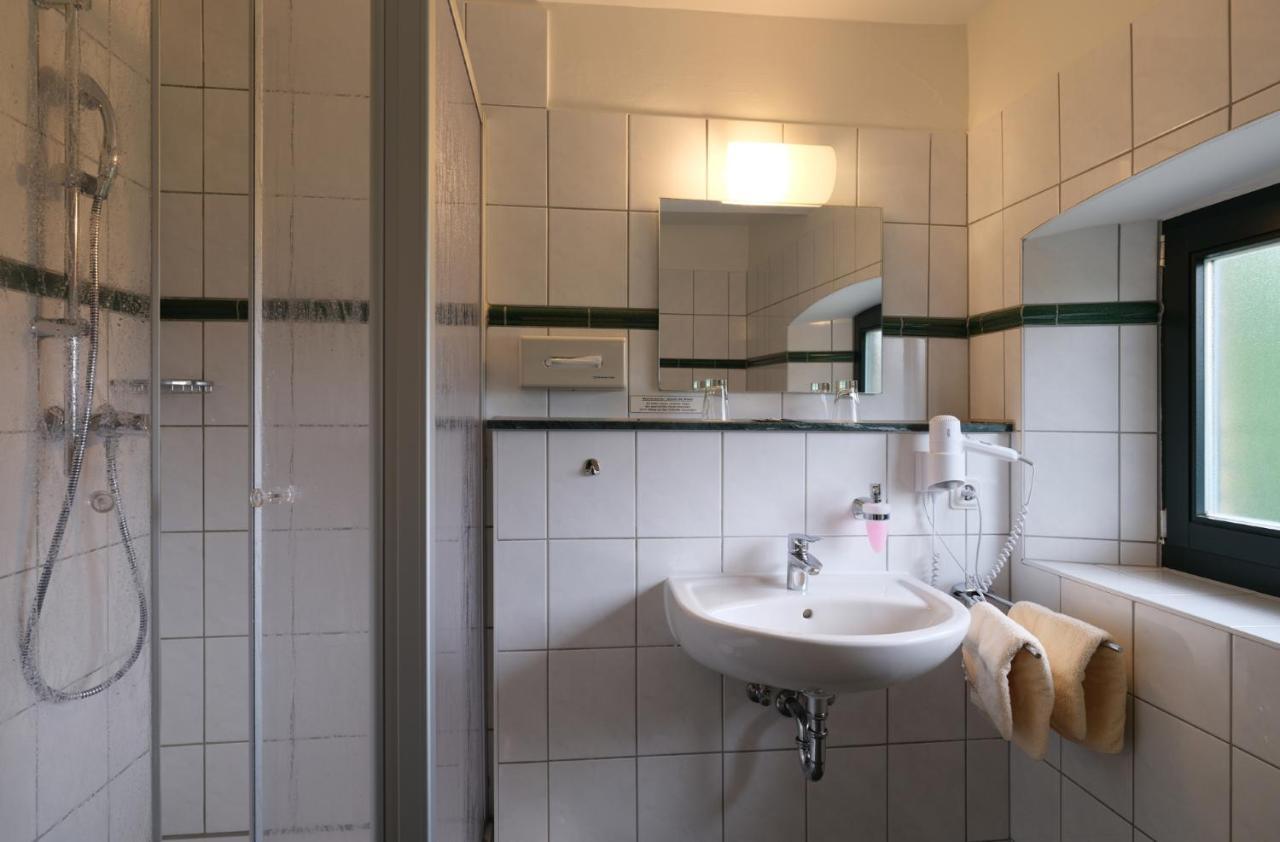 Gutshaus Redewisch Hotel & Restaurant Boltenhagen  Esterno foto