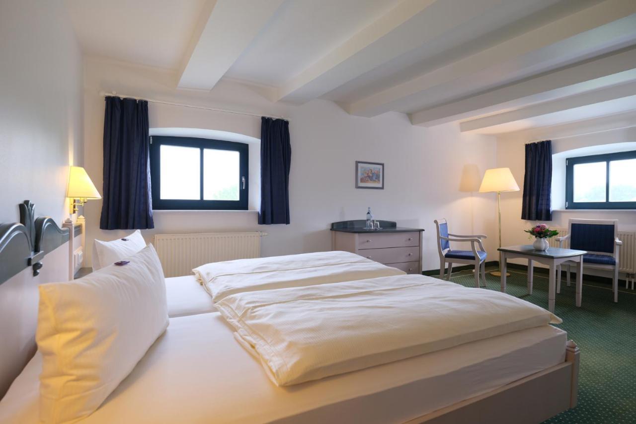Gutshaus Redewisch Hotel & Restaurant Boltenhagen  Esterno foto