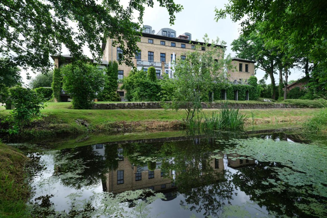 Gutshaus Redewisch Hotel & Restaurant Boltenhagen  Esterno foto