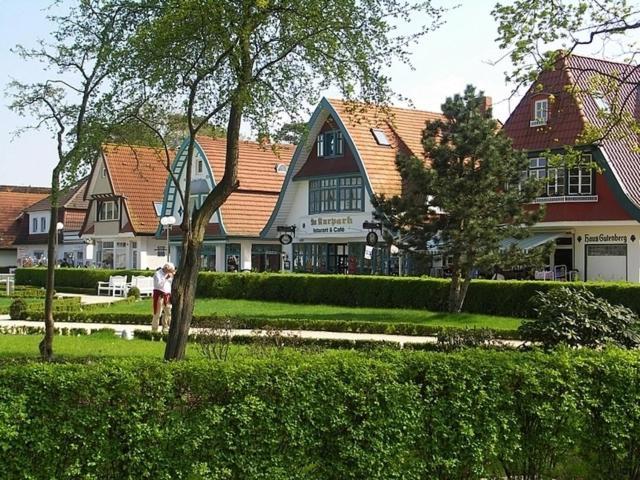 Gutshaus Redewisch Hotel & Restaurant Boltenhagen  Esterno foto