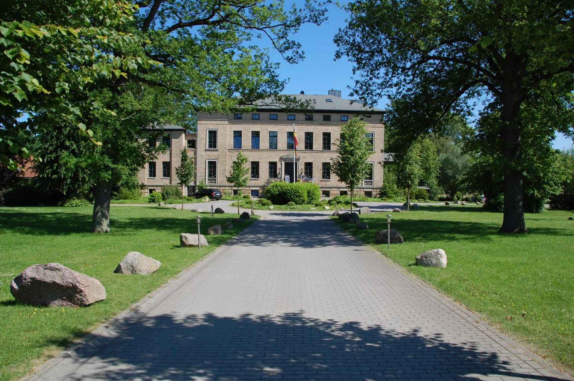 Gutshaus Redewisch Hotel & Restaurant Boltenhagen  Esterno foto