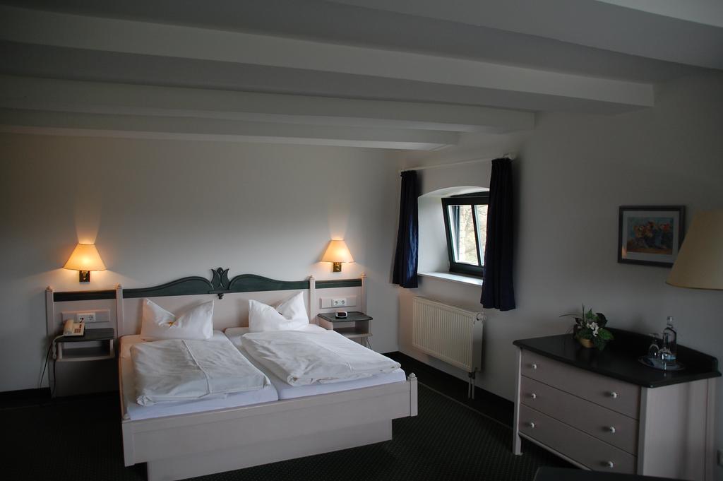 Gutshaus Redewisch Hotel & Restaurant Boltenhagen  Esterno foto