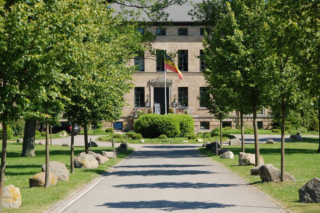 Gutshaus Redewisch Hotel & Restaurant Boltenhagen  Esterno foto
