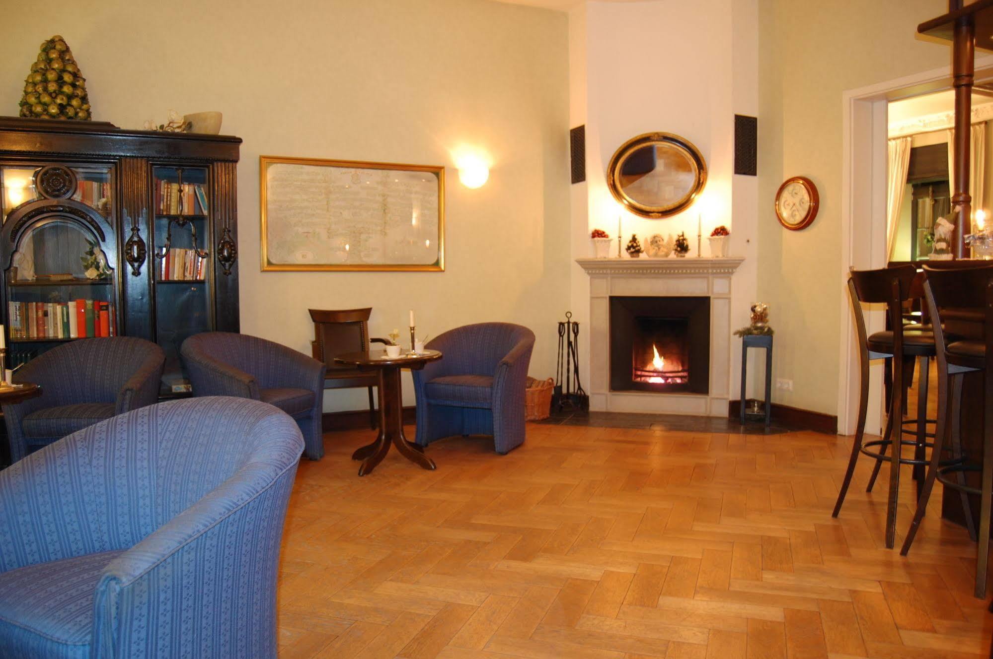 Gutshaus Redewisch Hotel & Restaurant Boltenhagen  Esterno foto